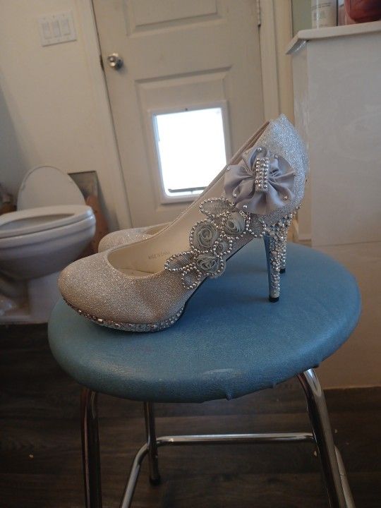 Gorgeous Rhinestone Heels With Beading