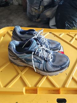 Brooks GTS Running Sneakers Size 7.5