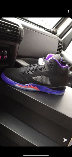 Brand new Jordan’s size 6y(women size 7) pick up only