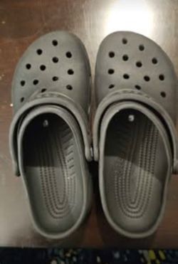 Black Crocs M7 W9