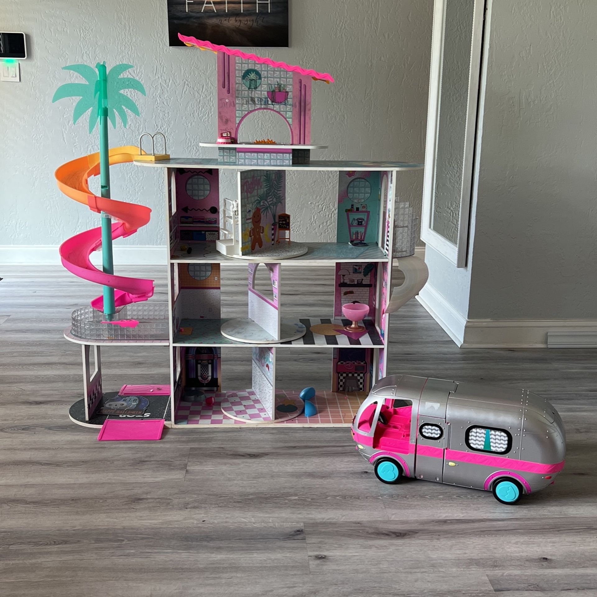 LOL Doll House and Camper