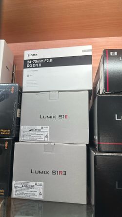 Panasonic LUMIX S1 II Mirrorless Camera with Sigma 24-70mm f/2.8 DG DN II Art Lens (Leica L)