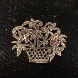 BEAUTIFUL VINTAGE STERLING SILVER BROOCH 