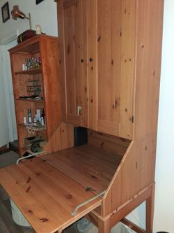 Wood desk hutch
