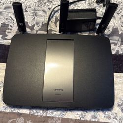 Linksys EA6900 V1.1 Dual Band WiFi 2.4 GHz And 5 GHz AC Router