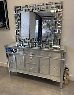 Mirrored Cabinet New Style Silver Frame Server 