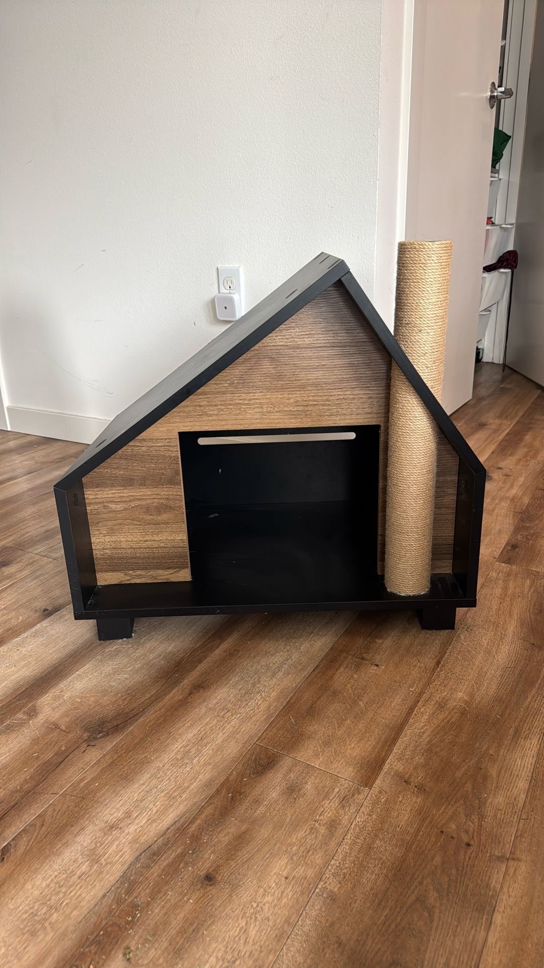 Modern Wooden Cat/dog House