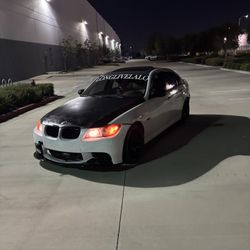 BMW E90 328i 