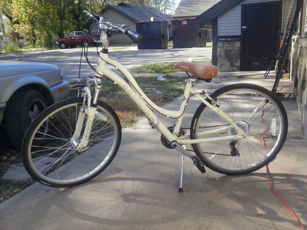 Schwinn Midmoor SR Suntour Beach Cruiser Bike