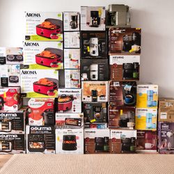 Assorted new in Box kitchen appliances Ninja,Kuerig , nespresso, Air fryers , coffee makers pressure