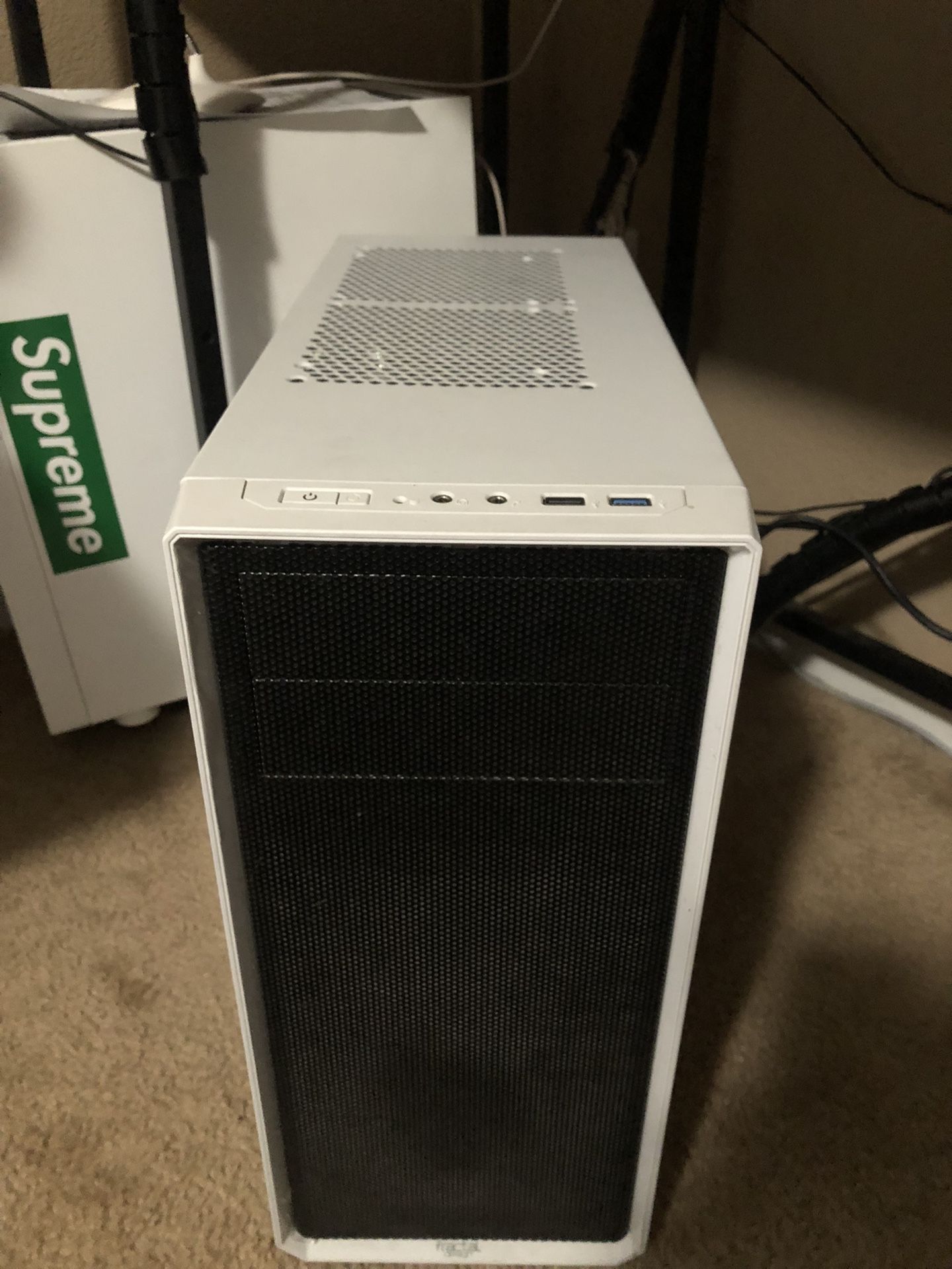 Gaming PC - AMD RYZEN 3 1200 / RX 580 Series