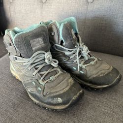 North Face Hiking Boots Size 6