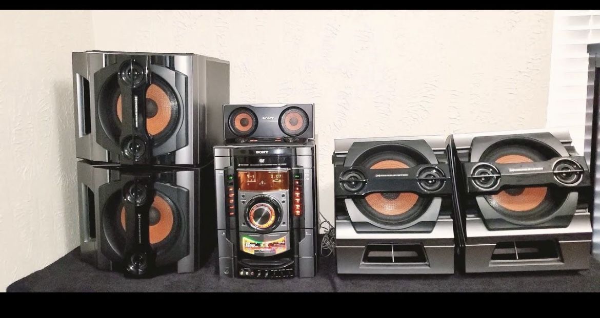 Sony LBT-ZX80D Mini Hi-Fi Component System 3 DVD, CD,CD-R/RW, DivX, MP3, 880W, Dolby DTS, 5.1, Karaoke