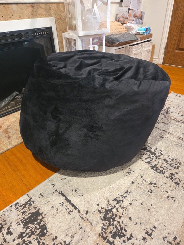 Premium Black Bean Bag Chair – Like New