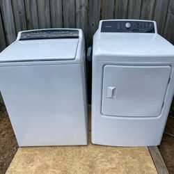 Beautiful large washer and dryer works excellent no issues $369.30 day warranty