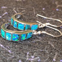 New .925 Silver Opal Dangle Earrings 