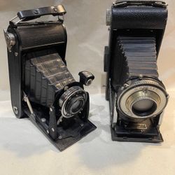 Pair of Vintage Kodak and Voigtlander Bessa cameras