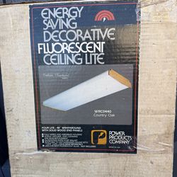 Wraparound fluorescent ceiling lite