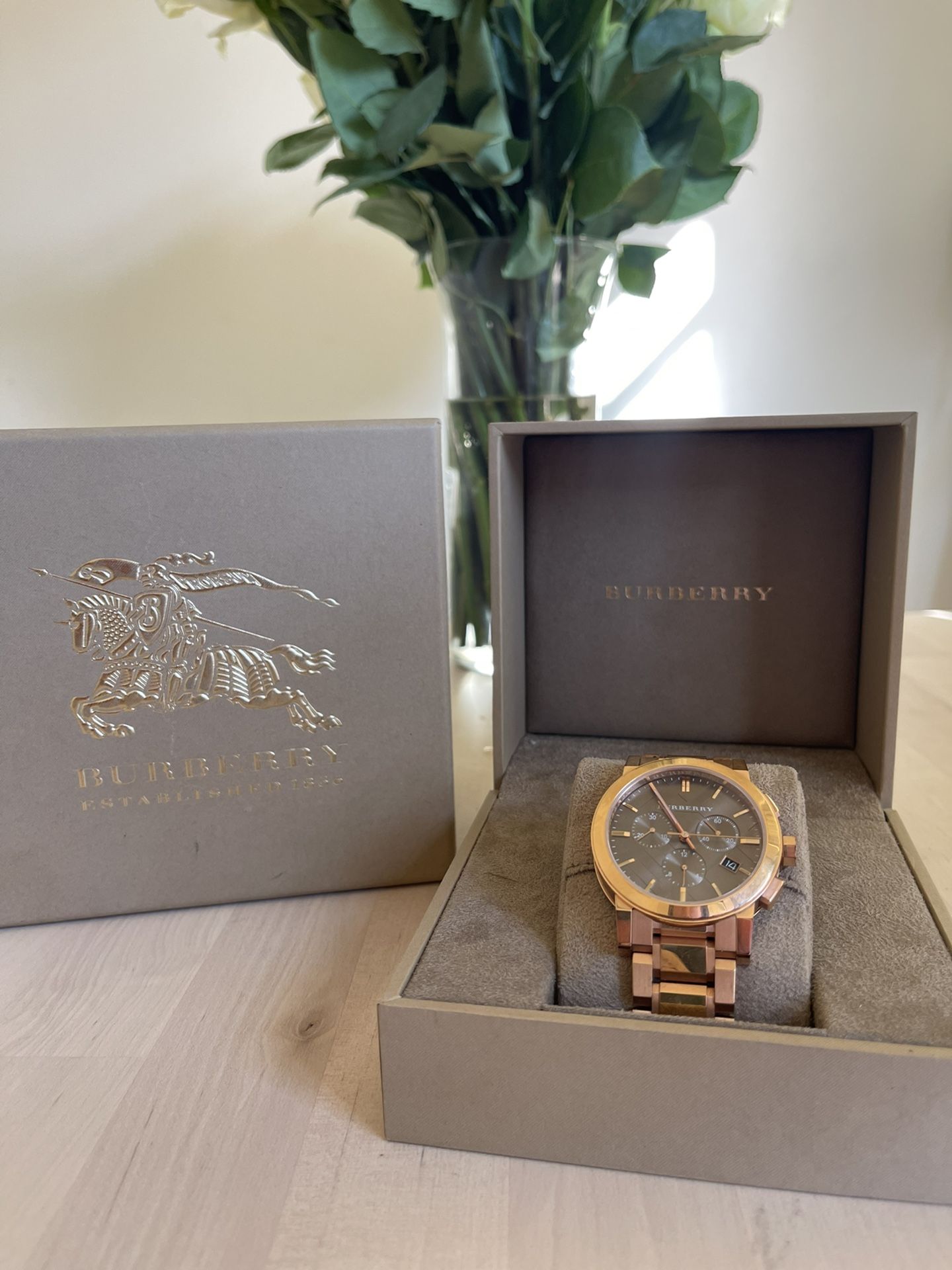 Burberry Watch, Like New - avconcontrols.com display picture 2