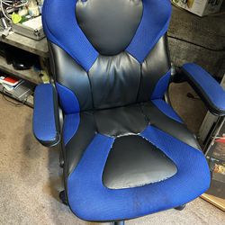 Game /office Chair(Fayetteville Ga)
