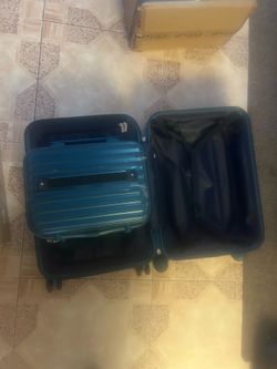 Two piece luggage set
