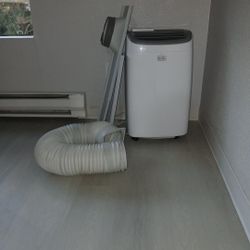 A/C window appliance. cold air multiple settings