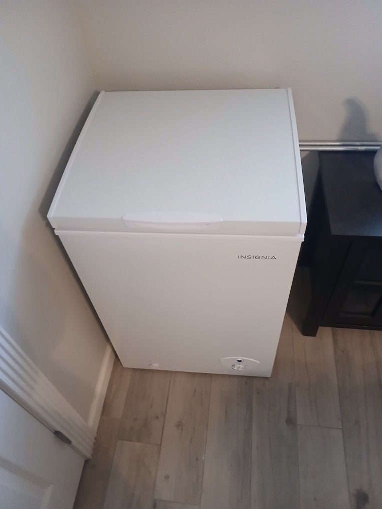 Insignia Freezer