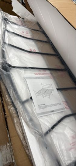Queen Size Heart Shape Black Metal Bed Frame – New in Box