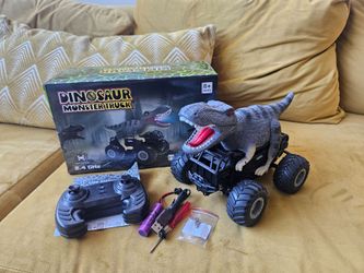 Dinosaur Monster Truck