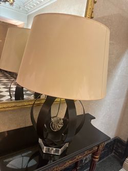 Contemporary sculptural table lamp