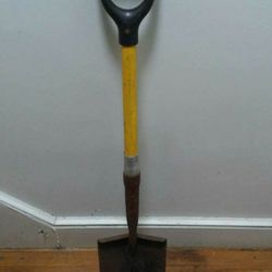Metal Shovel Heavy Duty. Message me anytime if interested will send more pictures or videos thank you.
