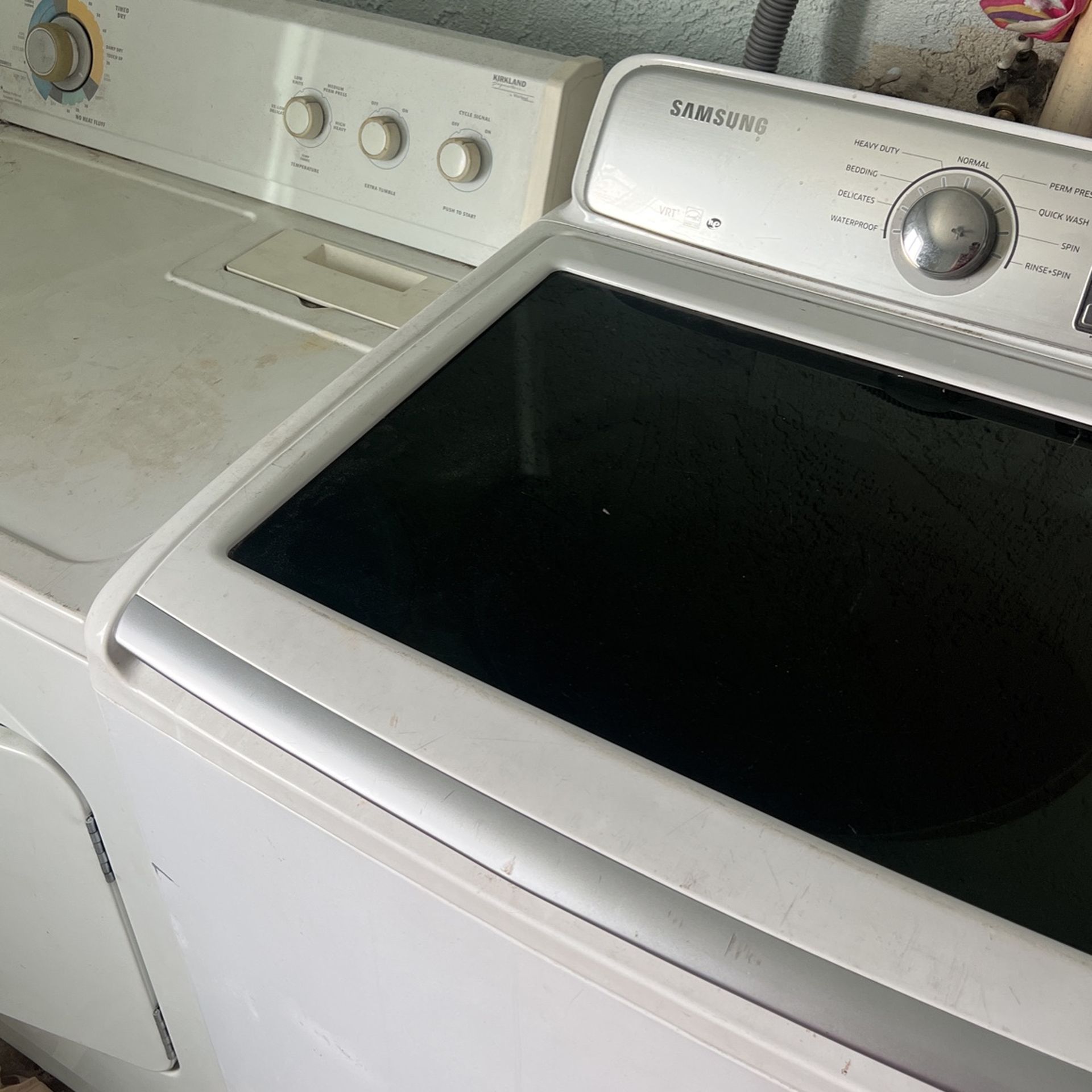 Used Washer Dryer Combo (mismatch But Working) for Sale in Fontana, CA