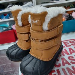 New Snow Boots Size 9