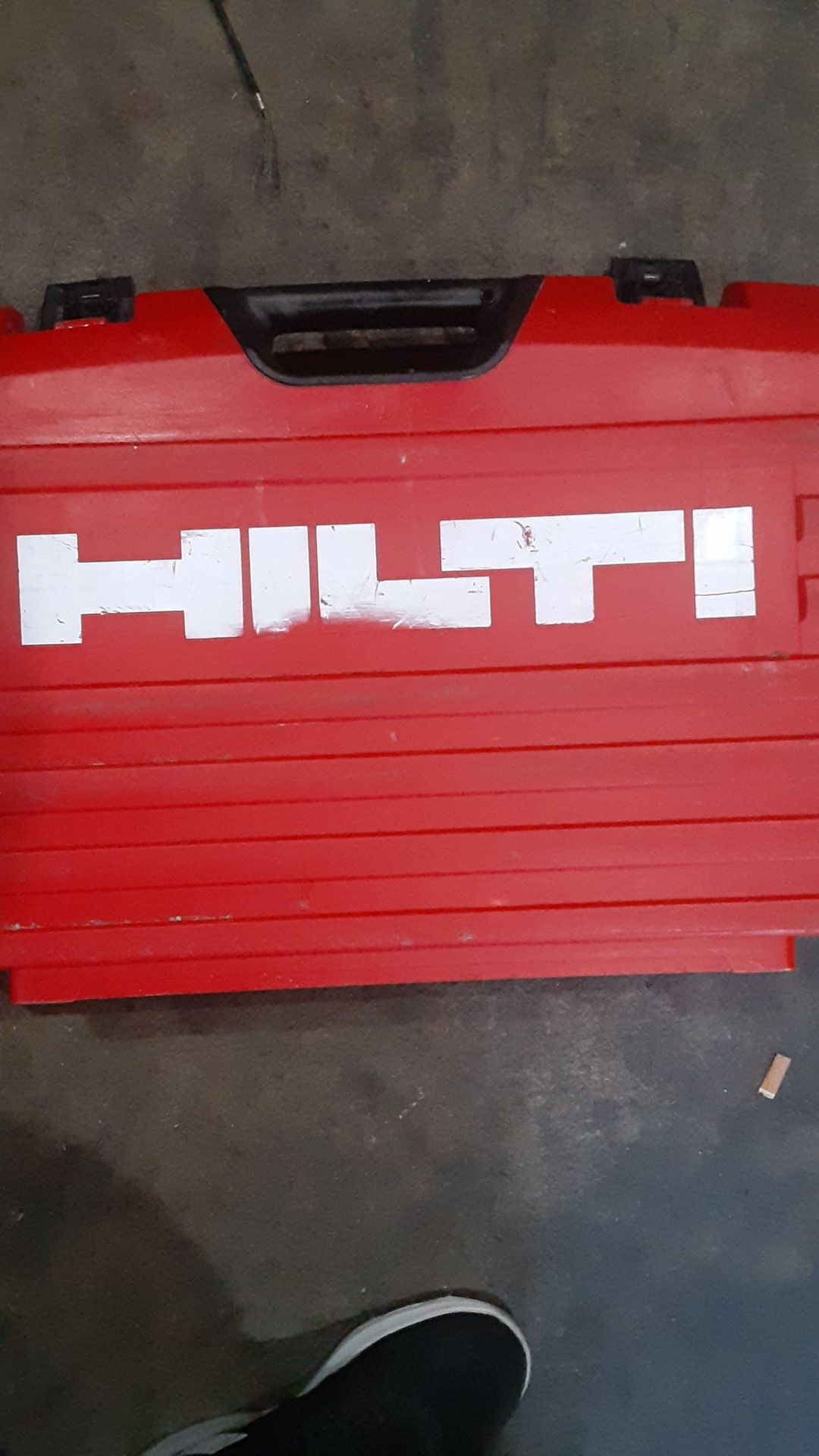 HILTI. TE-700-AVR Jack Hammer/Hammer drill