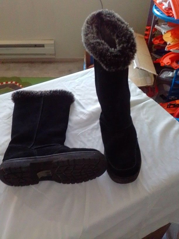 Boots With The Fur