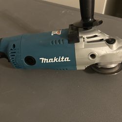 Makita GA7021 7” Angle Grinder – 15 Amp – Works Great (Missing Guard)