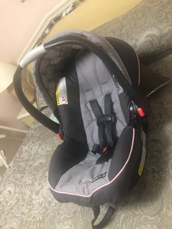 Graco Click Connect Car seat, base and stroller