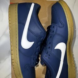 Nike SB Low ‘Navy Gum’