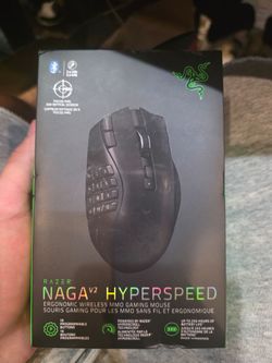 Razer Naga V2 HyperSpeed Wireless MMO Gaming Mouse