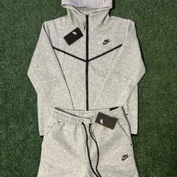 Nike Tech Set