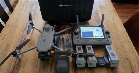 dji matrice 4t thermal drone with RC plus 2, 3 batteries, and spare props (mint)