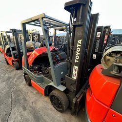 Toyota M6 Forklift 3 Stages Sideshift 5500 Lbs