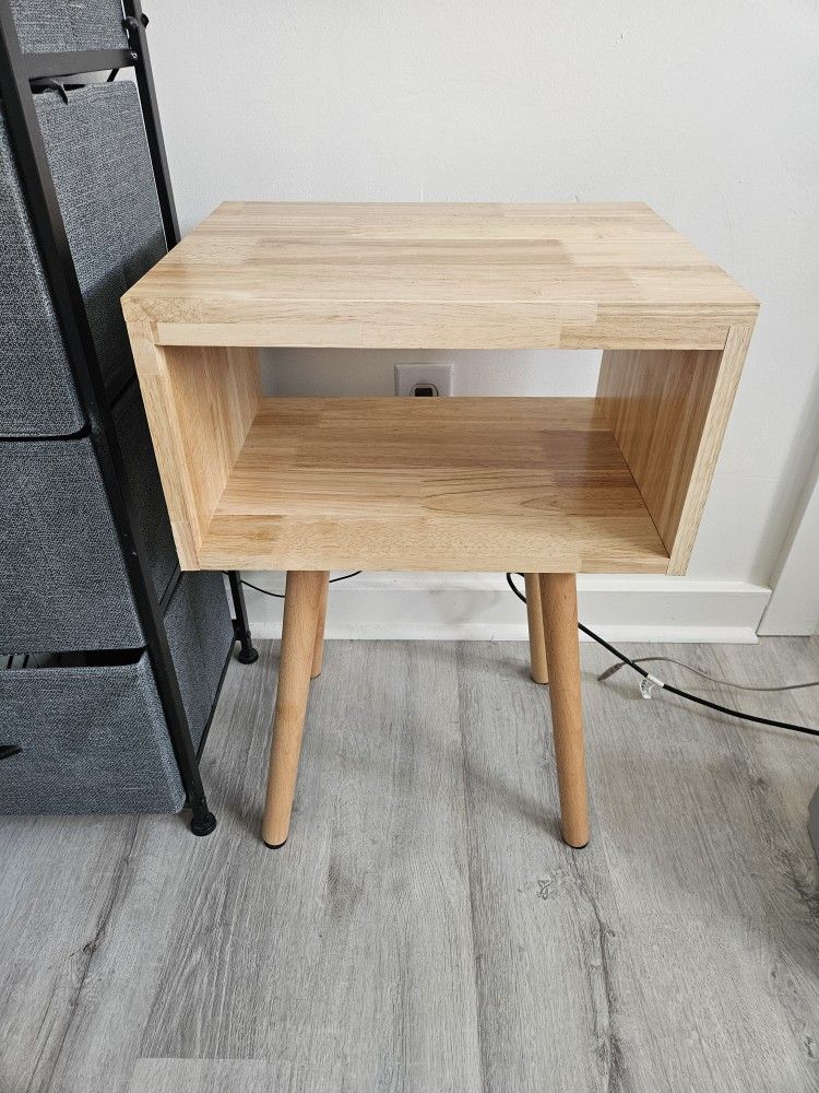 End Table / Night Stand