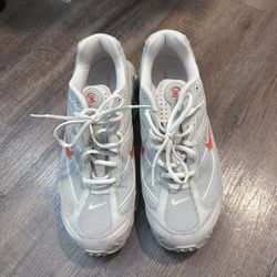 NIKE SHOX