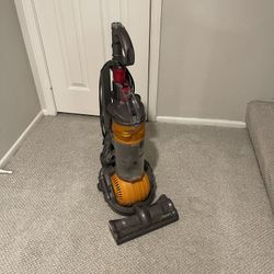 DYSON DC24 Vacuum 