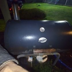 Large BBQ Grill/ Smoker