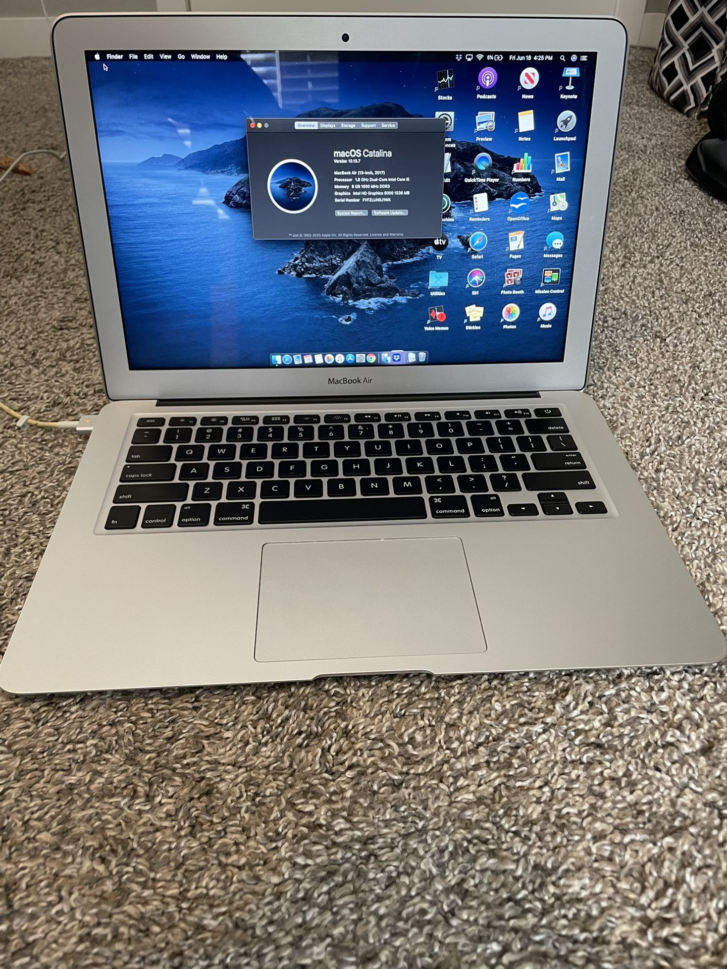 MacBook Air (2017) 13in 1.8Ghz Dual i5 in “Like-New” Condition