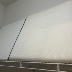 2 Wedge/leg Elevator Pillows