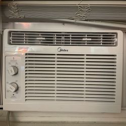 Midea air conditioner 5000 BTU 