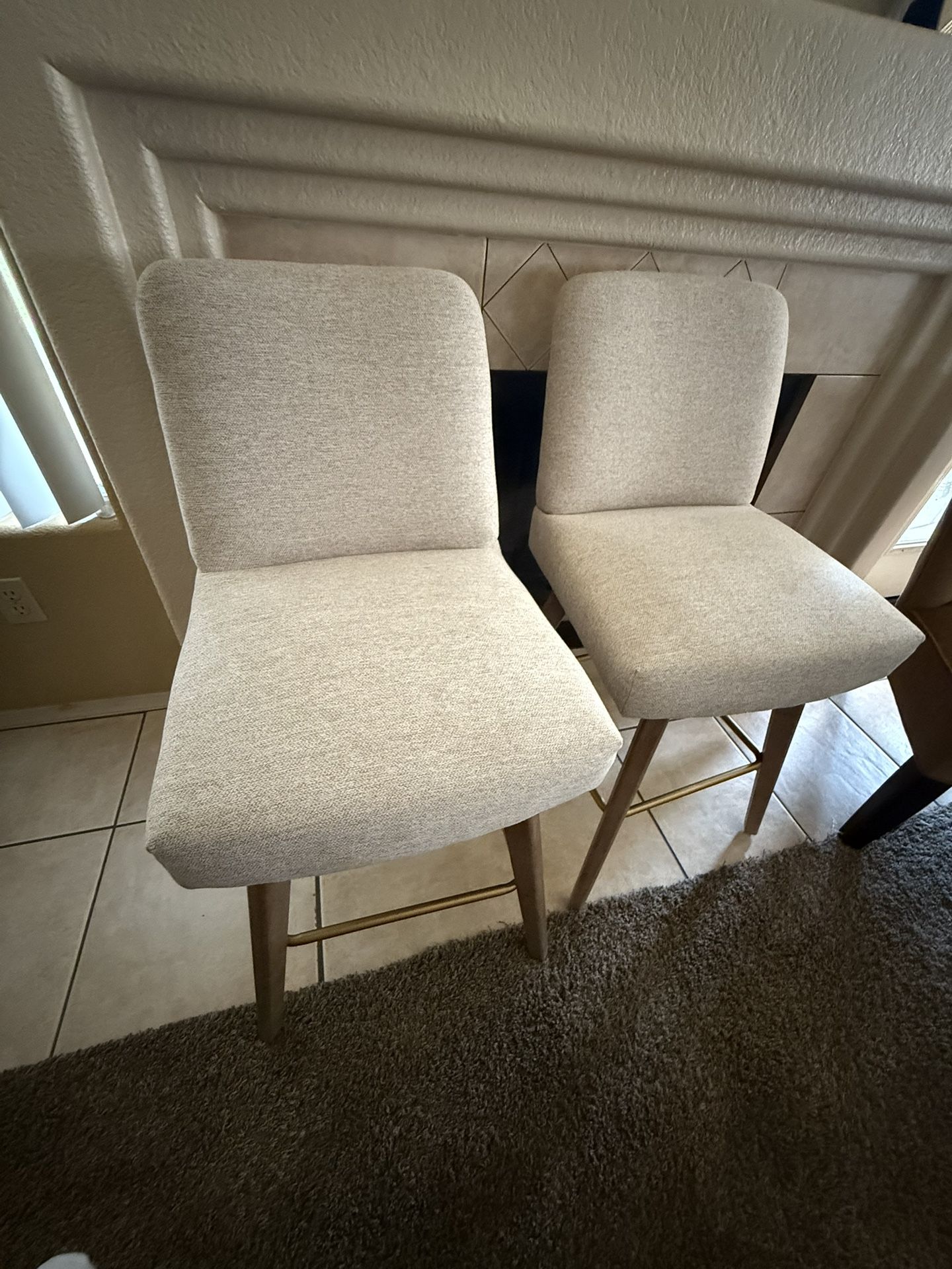 2 Wood Counter Height Bar Stools Light Brown